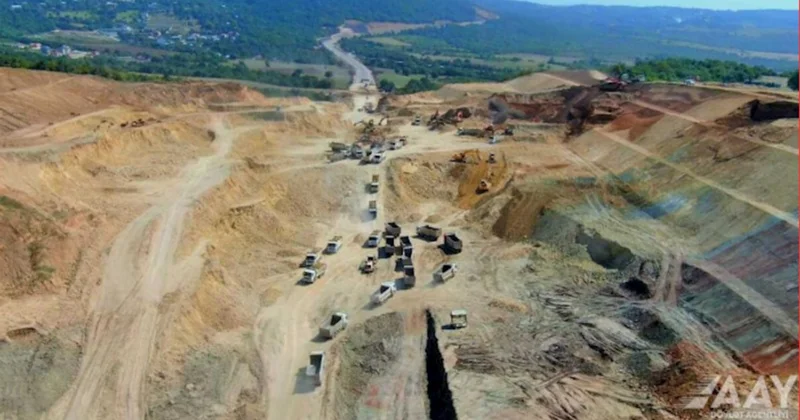 Körpüdə çalışan fəhlə yıxılıb öldü