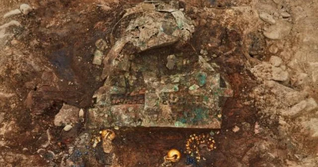 Cənubi Koreyada 1400 il əvvəl hazırlanmış unikal bəzəkli tac tapılıb...