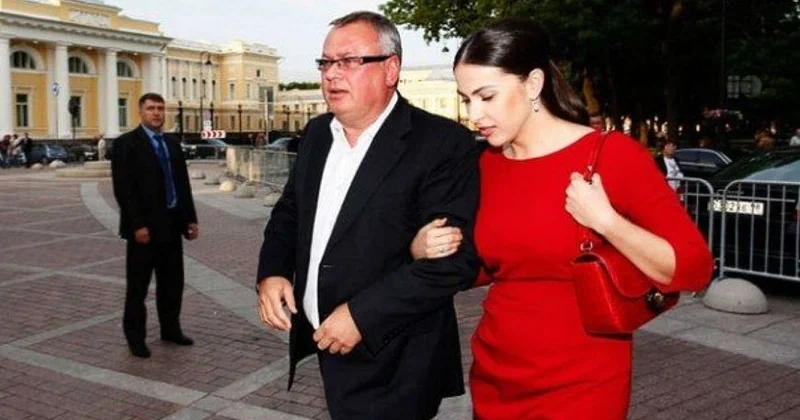 Azərbaycanlı jurnalistin sevgilisi olan bankirin başı dərdə 20 il həbs...