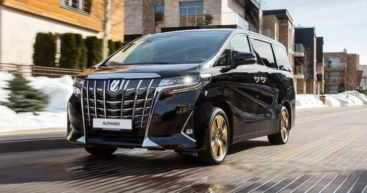 Toyota Alphard da təhlükə aşkarlandı Geri çağırılır
