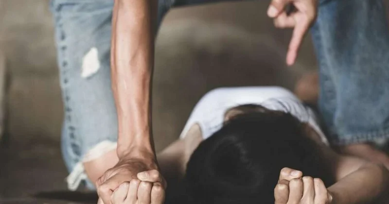 Bakıda 43 yaşlı kişi arvadını xəyanətdə suçladı, gecə onu kəllə ilə vurdu TƏFƏRRÜAT