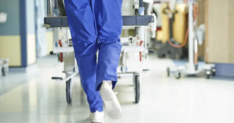 M 12 şosesində baş verən qəzadan sonra iki uşaq Doktor Roşal Klinikasına yerləşdirilib