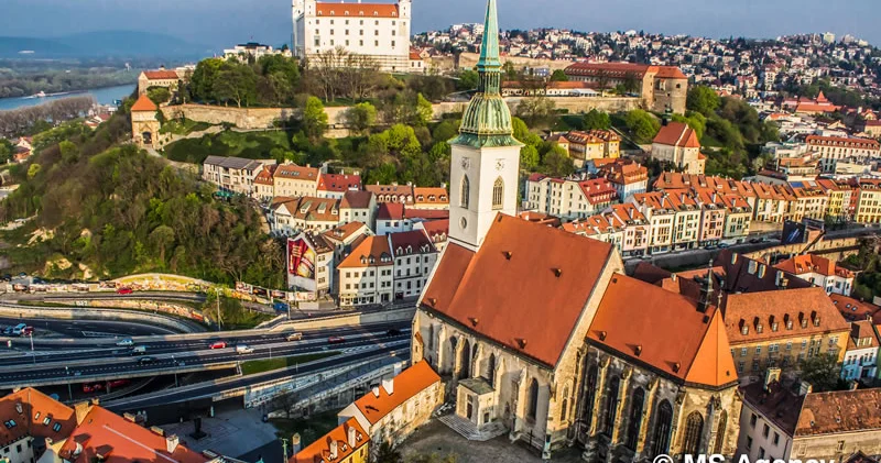 Slovakiya Ukraynaya qarşı tələblər irəli sürür...