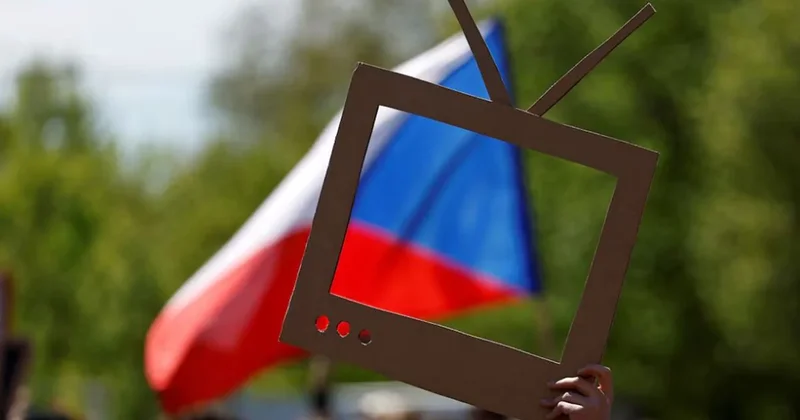 В Праге прошла многотысячная акция против пересмотра финансирования для чешских СМИ