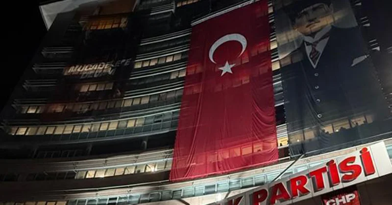Kılıçdaroğlu Özgür Özel və tərəfdarlarını CHP mərkəzi qərargahından yolladı