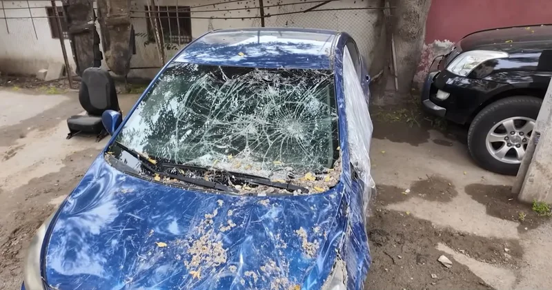 Bakıda divar uçdu, avtomobillər əzildi VİDEO