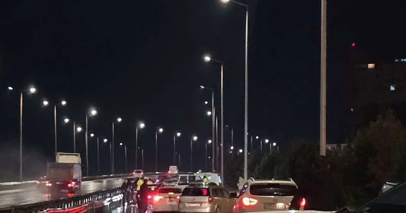 Bakıda yol qəzası baş verdi, bu yolda hərəkət məhdudlaşdı FOTO