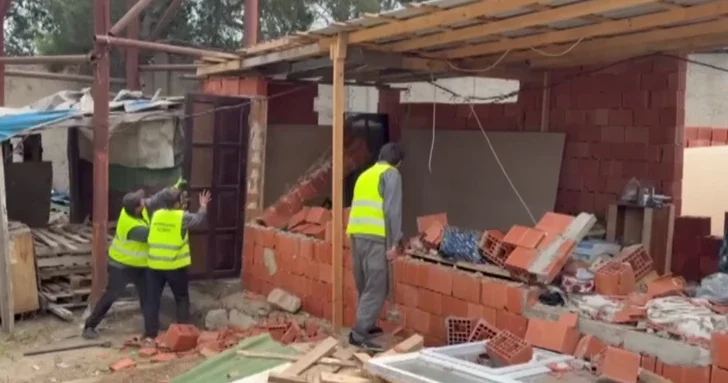 Снос жилого дома в Баку: госорганы опровергли слухи из соцсетей