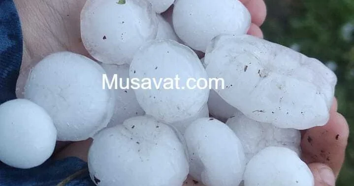 Yardımlıda DƏHŞƏT Göydən buz yağdı FOTOLAR