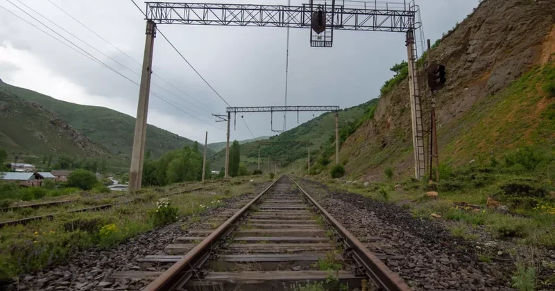 Paşinyan: Axalkalaki Qars dəmir yolu Ermənistanın ixrac və idxalı üçün açılıb