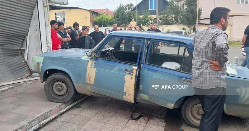 Lənkəranda avtomobil obyektə çırpılıb, sürücü ölüb FOTO