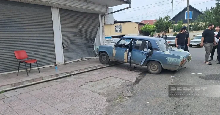 Lənkəranda sükan arxasında ürəktutması keçirən sürücü qəza törədib