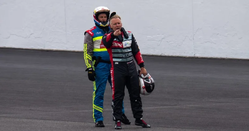 “Indy 500”də yan maşını görməyən pilot qəza törətdi VİDEO