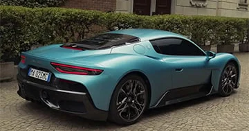 Maserati heç yerə getmir iki yeni model yoldadır...