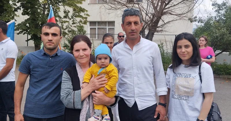 146 nəfər Həsənrizə qovuşdu FOTO
