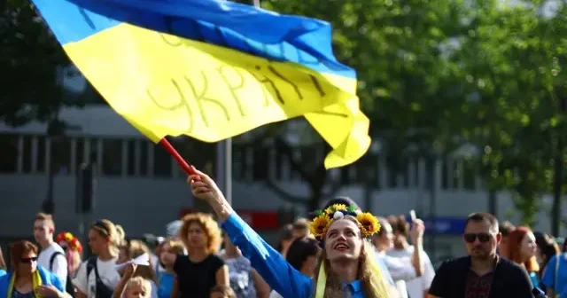 Hamımızın azadlığı uğrunda vuruşan Ukrayna!