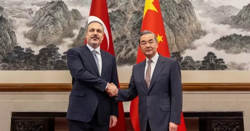Hakan Fidan Çin XİN rəhbəri ilə Yaxın Şərqdəki vəziyyəti müzakirə edib
