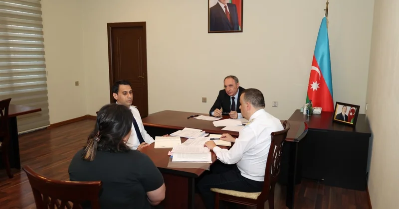 Baş prokuror Binəqədidə vətəndaşları qəbul etdi FOTO