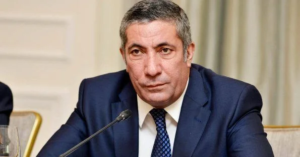 Uşaqlarını Avropanın bahalı universitetlərində oxutdururdular...