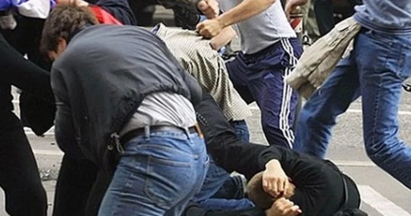 Bakıda restoranda dava: Aşpaz müştərini döydü