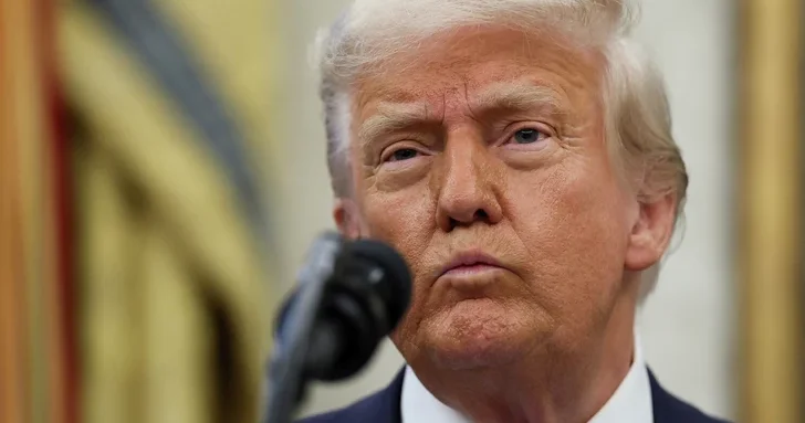 Мусор в медиапространстве: Трамп обрушился с критикой на CNN и MSNBC