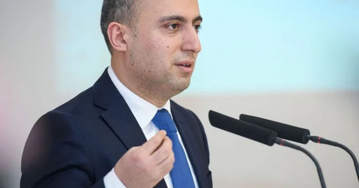 Qışqırmaqla problem həll edilmir Nazir