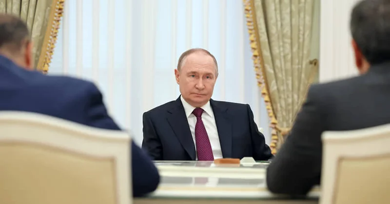 Путину передали посылы от Хаменеи