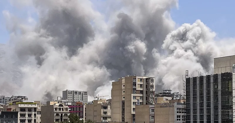 Tehranın sonuncu dəfə bombalanmasında yüzlərlə hərbçi ölüb