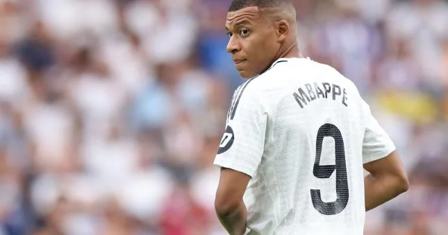 Mbappe xəstəlikdən çəkisini itirdi