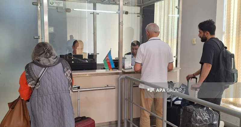 İrandan Azərbaycana 20 nəfərə yaxın Ukrayna vətəndaşı təxliyə olunub FOTO