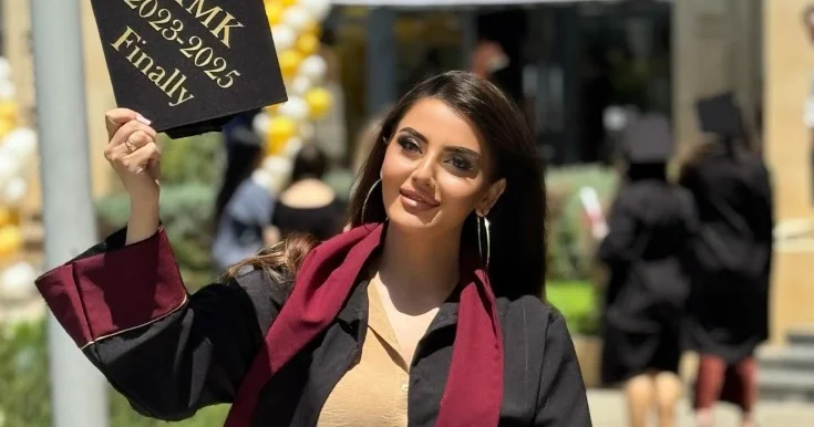 Azərbaycanlı müğənni məzun oldu Fotolar