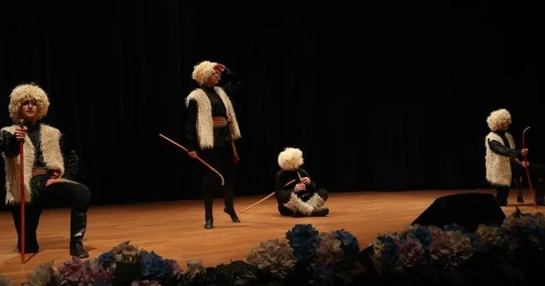 Bizim vaxtımızda Papağın dəyəri... Əvvəl qiymətsiz hesab edilirdi, indi dəyər dən düşüb Video