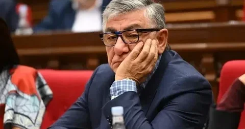 Ermənistanlı deputat Xaçatur Sukiasyana Rusiyaya giriş qadağan edilib