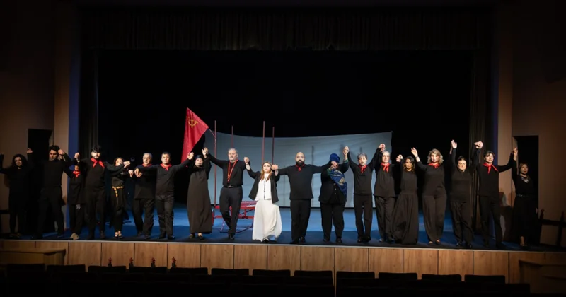 İrəvan Teatrında “Stalin İzm” tamaşasına ictimai baxış olub