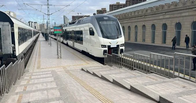 Bakı Tbilisi qatarlarına bilet almaq niyə çətinləşib? Rəsmi açıqlama
