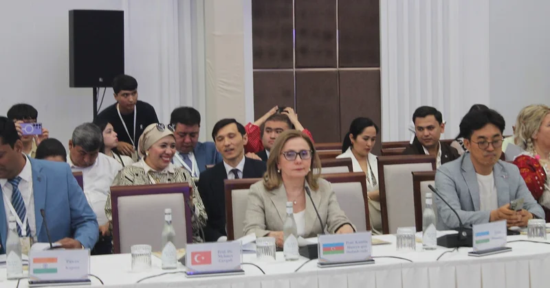 Namanqan şəhərində keçirilən beynəlxalq Muğam Sənəti Festivalı çərçivəsində beynəlxalq konfrans baş tutub