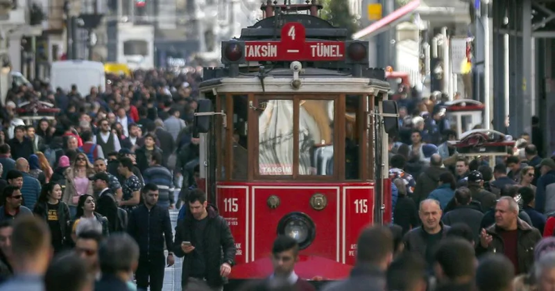 Türkiyəyə gələn miqrantların sayı il ərzində azı 25 faiz artıb