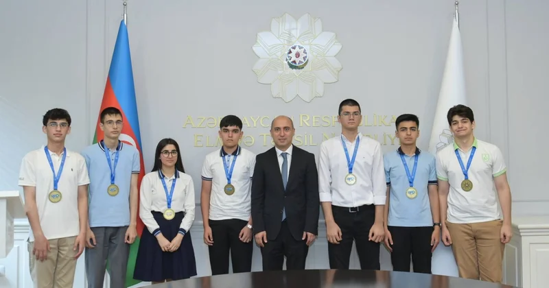 Emin Əmrullayev Respublika Fənn Olimpiadalarının ən yüksək nəticə göstərən qalibləri ilə görüşüb