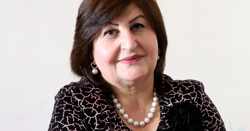 “Sən məni gözəl sev, çox sevmə, qəti!..” Esmira İsmayılova yazır