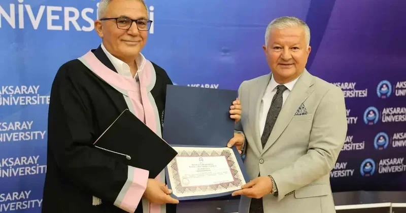 Yarımçıq qalan arzu 59 yaşında gerçəkləşdi: universiteti nəvəsi ilə birlikdə oxudu