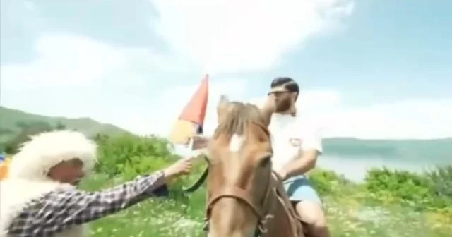 Erməni döyüşçü separatçı rejimin bayrağını rədd etdi VİDEO
