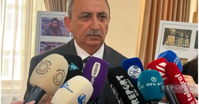Əziz Ələkbərli: Sülh danışıqları çərçivəsində Qərbi Azərbaycana qayıdış məsələsinə də aydınlıq gətirilməlidir