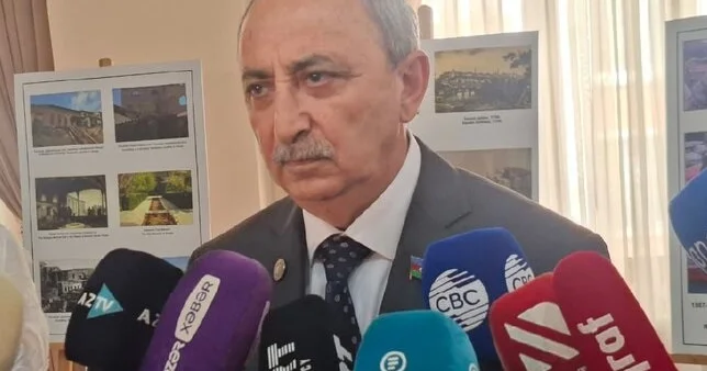 Əziz Ələkbərli: “Qərbi Azərbaycandan qovulan soydaşlarımız hələ də qaçqın həyatı yaşayır“