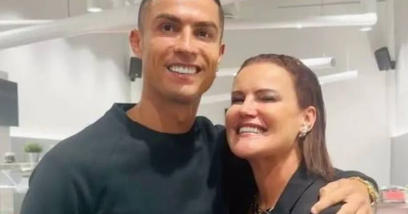 “Ronaldo qolları ilə hamını susdurdu”
