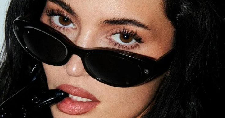Meta və Kayli Cenner ağıllı eynəklərini təqdim etdi Foto