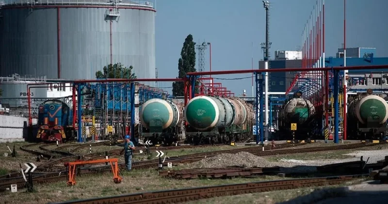 Россия начнет импортировать бензин из Индии на фоне дефицита топлива