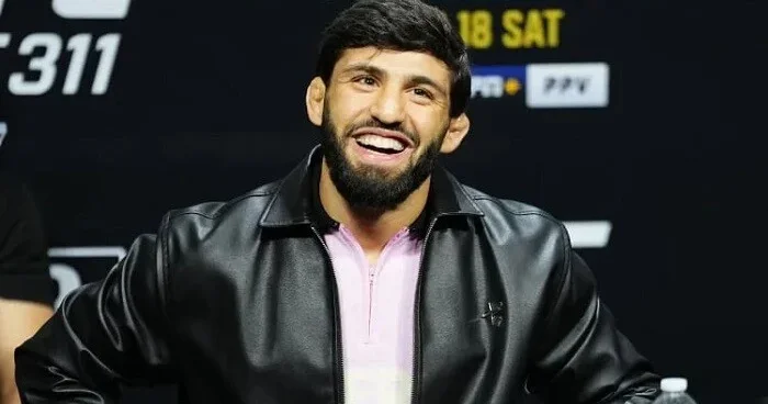 MMA döyüşçüsü "artsax" bayrağından imtina etdi Video