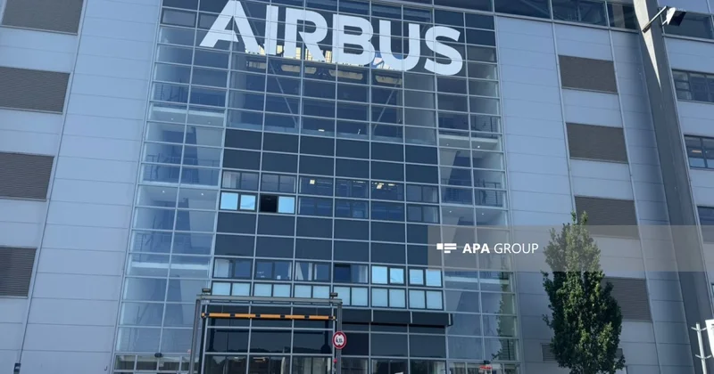 Media nümayəndələri Airbus un Hamburqdakı istehsal sahəsində olublar FOTO