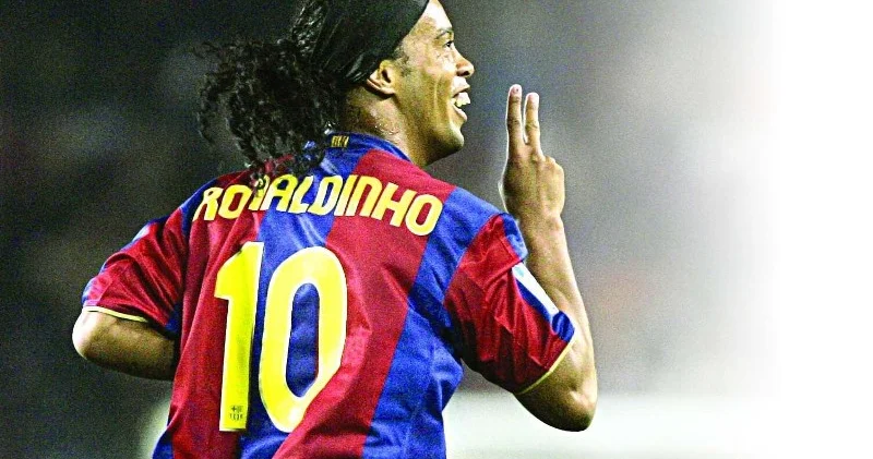 Ronaldinyo futbola qayıtdı