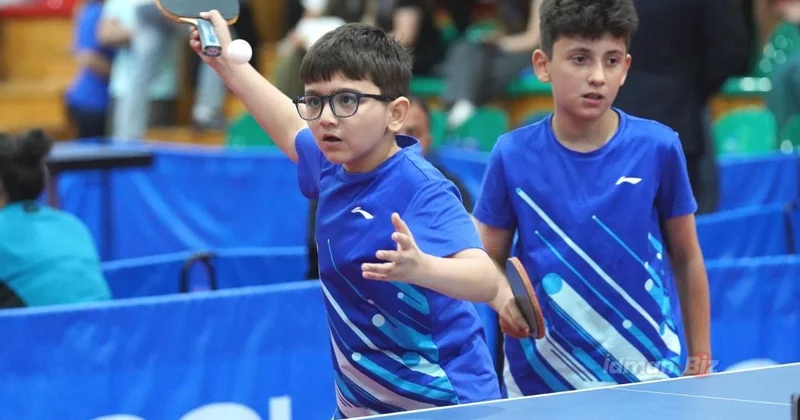 120 yə yaxın məktəblinin qatıldığı stolüstü tennis yarışından rəngarəng görüntülər in FOTOREPORTAJI
